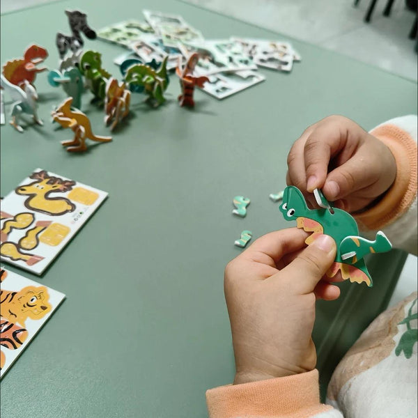 Child using 25/30PCS 3D DIY Paper Jigsaw Puzzles